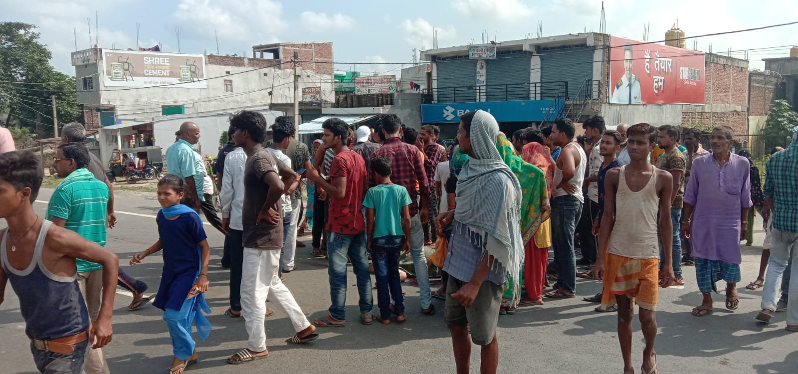 सिमराही NH57 पर स्कार्पियो ने स्कूटी को घसीटा, मौके पर अधेड़ की मौत ।