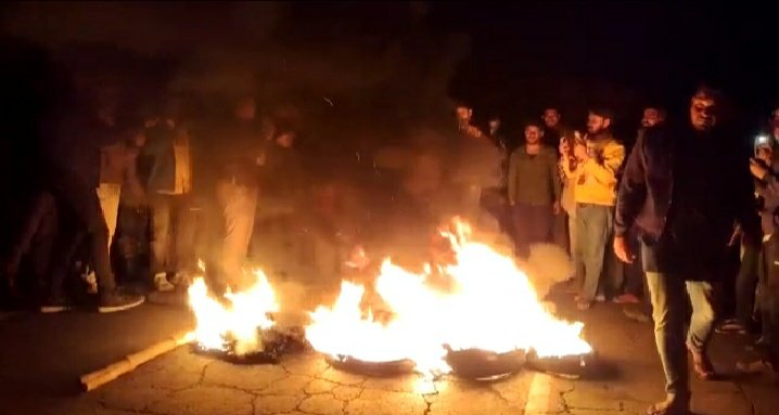 भागलपुर में बायपास पर हंगामा करने के आरोप में छात्र नेता कुश पांडेय समेत 9 नामजद और 20-25 अज्ञात के विरूद्ध मामला दर्ज! 