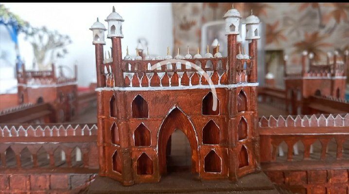 भागलपुर के लड़के का गजब कारनामा, वेस्ट पेपर से बबनाते है बेहतरीन कलाकृति, विदेशों से मिल रहे ऑर्डर