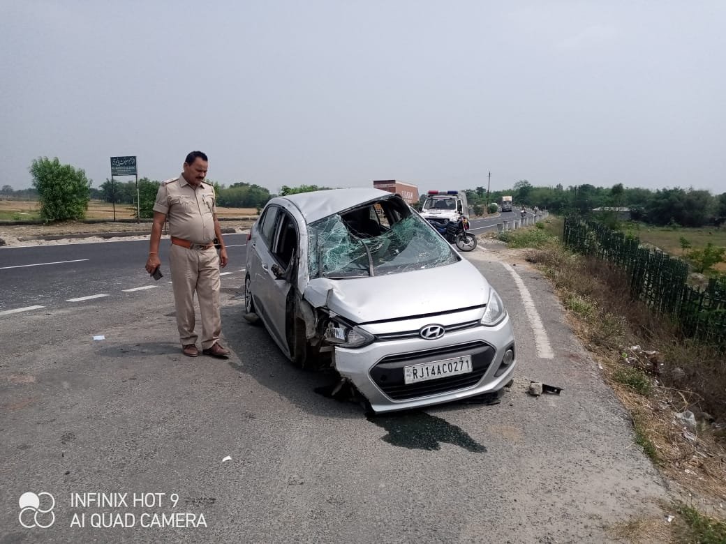 ललितग्राम : बाइक सवार को बचाने में पटना से आ रही कार हुई दुर्घटनाग्रस्त, 5 लोग घायल