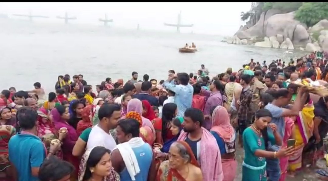 सूर्योदय की पहली अर्ग के साथ साथ 4 दिनों तक चलने वाले चैती छठ पर्व का हुआ समापन