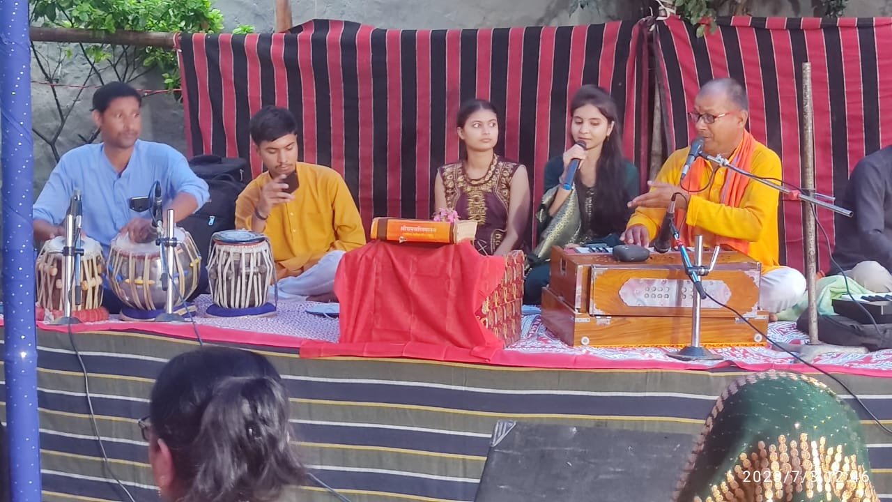 संत मनु बाबा मंदिर में गुरु पूर्णिमा महोत्सव मनाया गया,श्रुति मौसम के प्रस्तुति से भक्त झूम उठे”