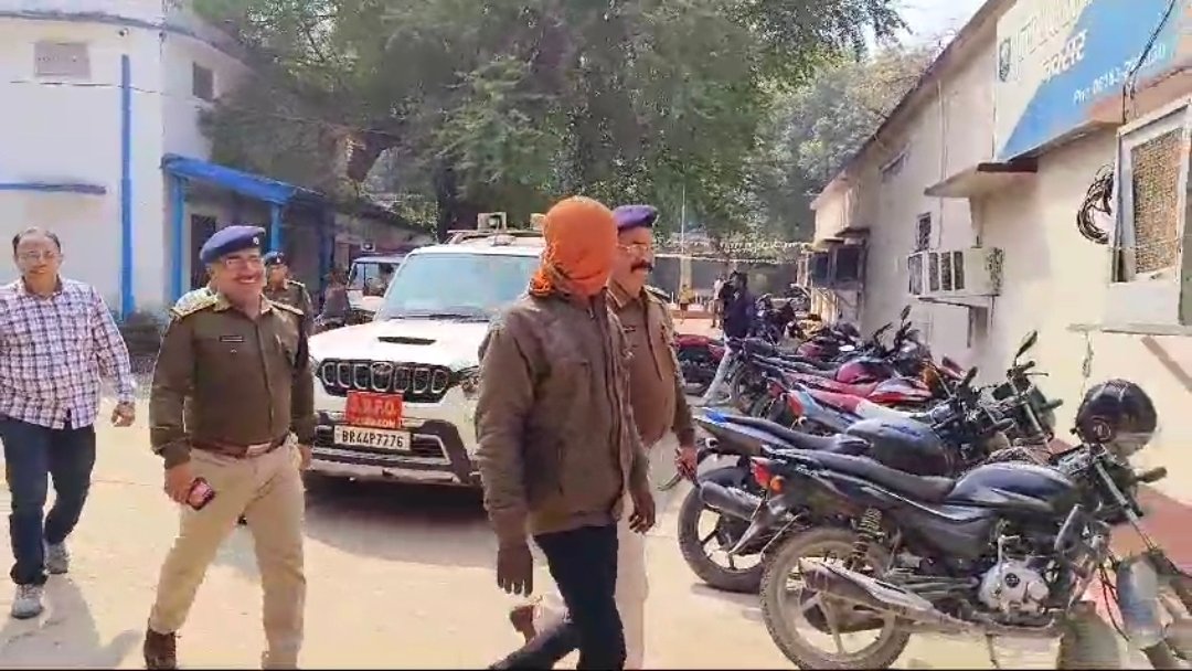 पत्नी कि हत्या कर फरार चल रहा कुख्यात इनामी अपराधी हुआ गिरफ्तार