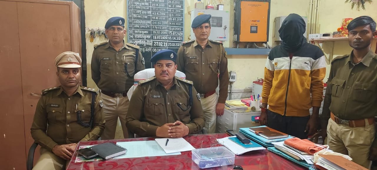 दो देसी कट्टा और 05गोली का खोका के साथ युवक गिरफ्तार।