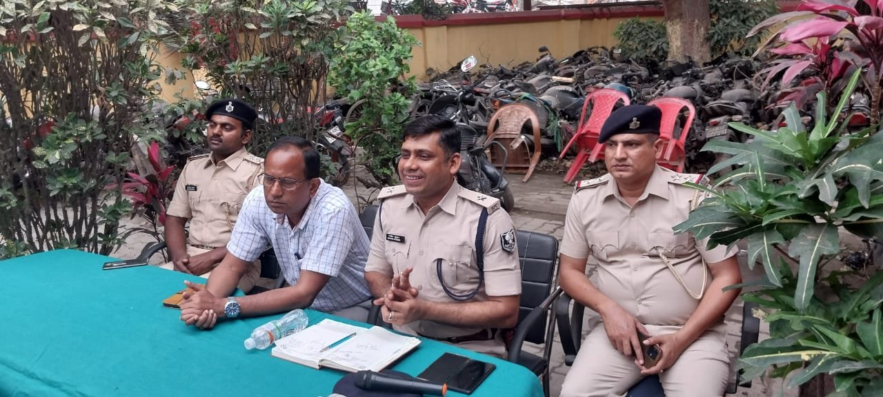 राघोपुर थाना में आगामी पर्व को लेकर शान्ति समिति की बैठक।