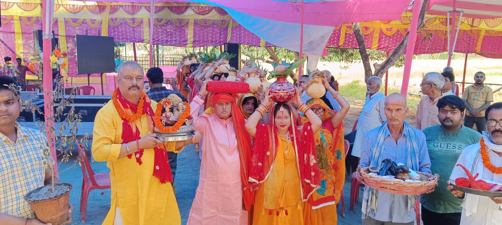 कलश यात्रा के साथ भागवत कथा प्रारंभ ।