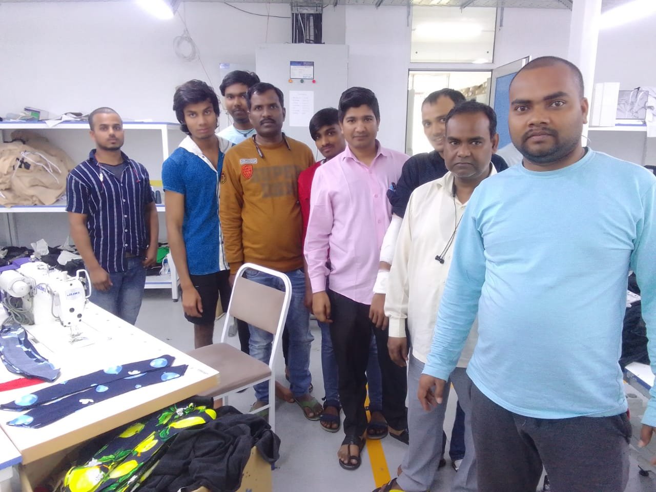 किर्गिस्तान में हो रहे दंगे के बीच भारत के कई मजदूर वहां फंसे, सरकार से वतन वापसी की लगा रहे गुहार।