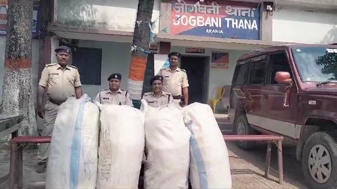 जोगबनी /अररिया: जोगबनी थाना ने पकड़ा 140 किलो गांजा के साथ 1 टाटा सूमो।