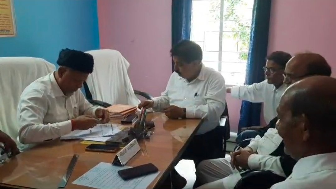 मधेपुरा में अधिवक्ता संघ के द्विवार्षिक चुनाव को लेकर 64 अभ्यर्थियों ने किया नामांकन।