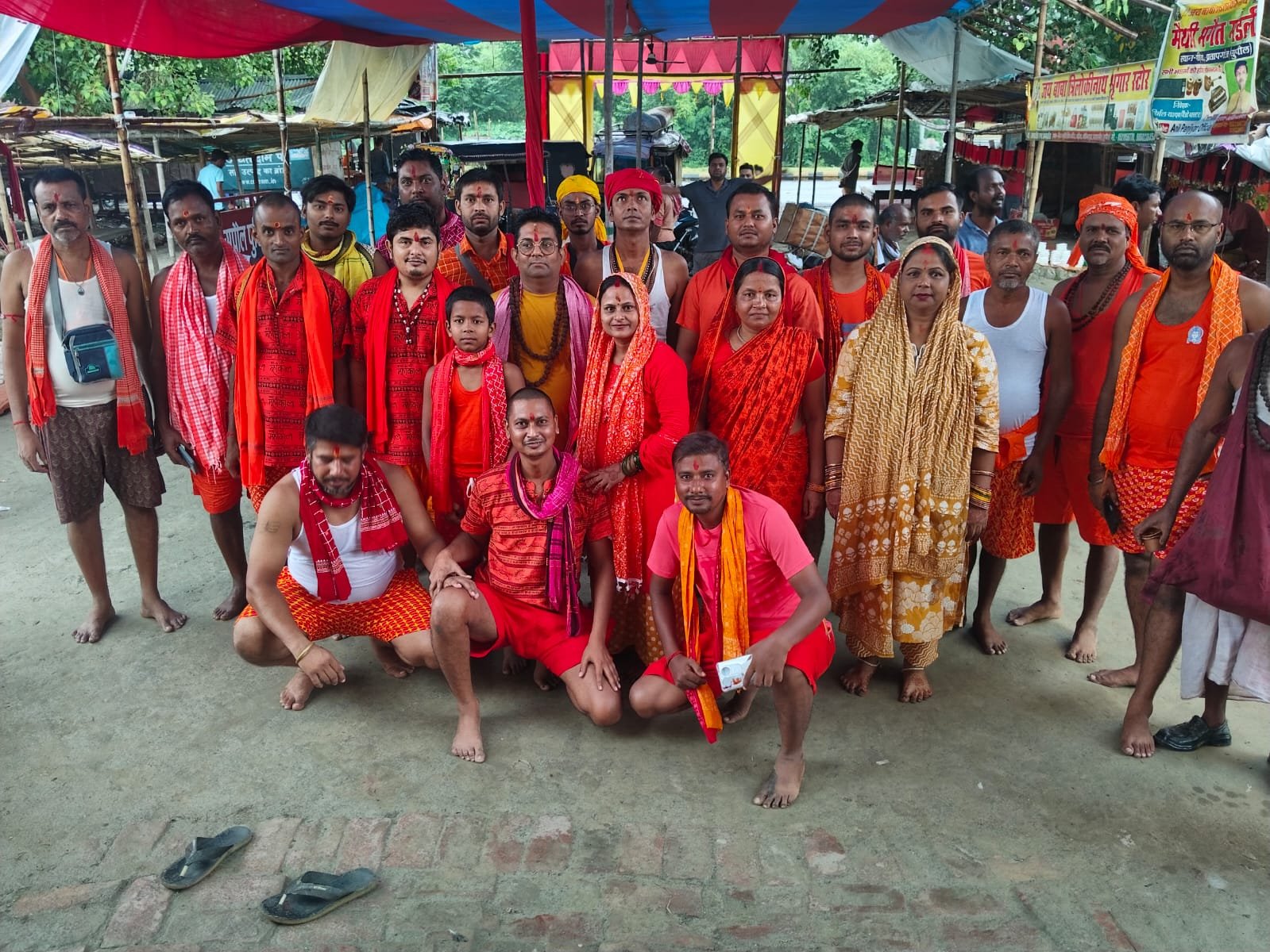 बोलबम के जयघोष संग कांवड़ियों का जत्था रवाना, गूंज उठा शिवालय, शिवमय हुआ वातावरण