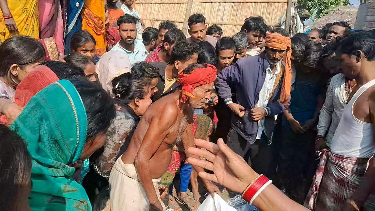 प्रतापगंज/सुपौल: खड़ी टैंकर में तेज रफ्तार बाइक की टक्कर, बाइक चालक की मौत, कोहराम।